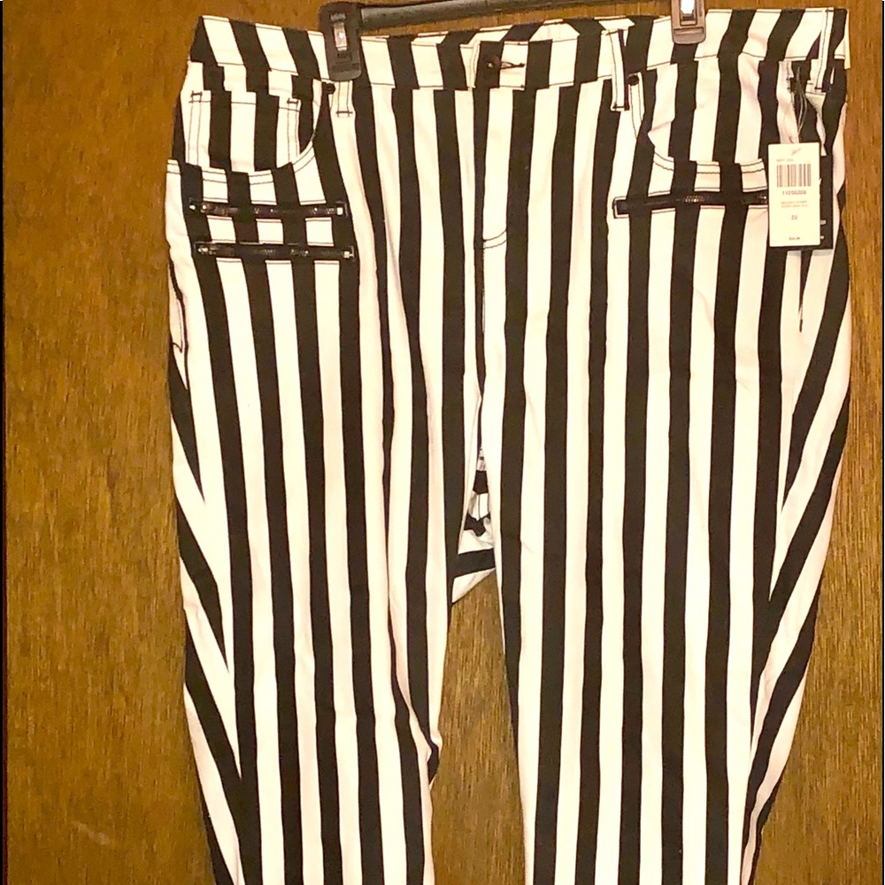NWTs HotTopic pants. Size22